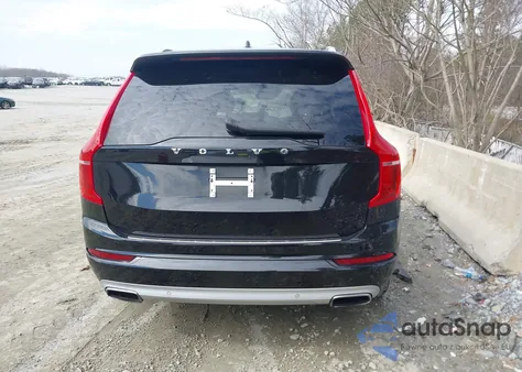 2021 Volvo Xc90 T5 Momentum 7 Passenger z USA, uszkodzony, nr VIN YV4102CK0M1759242